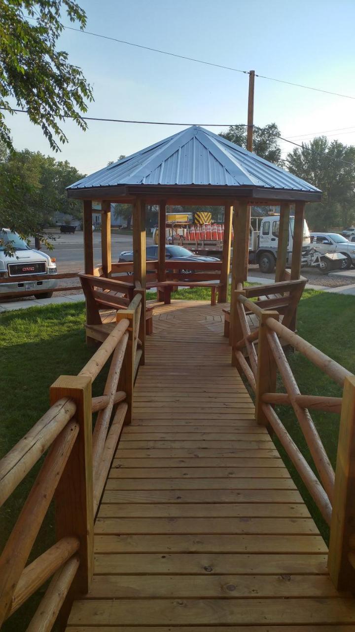 Sagebrush Inn & Suites Broadus Ngoại thất bức ảnh