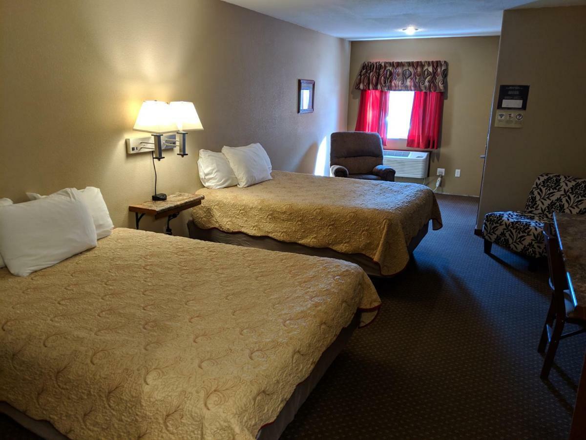 Sagebrush Inn & Suites Broadus Ngoại thất bức ảnh